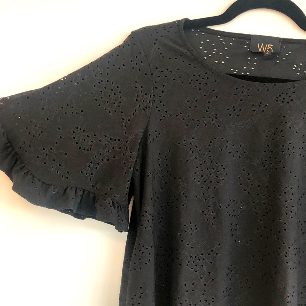 Anthropologie W5 Black Eyelet Flutter Sleeve Short Sleeve Top, Size Small